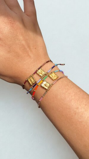 F56A4E1A-665F-4183-BD28-05C07C68311C_1_105_c Pulsera de hilo Escapulario