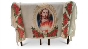 A378F3E3-BFE5-420D-A05D-390AE88BAB7C_1_105_c Manto Sagrado Corazón de Jesús